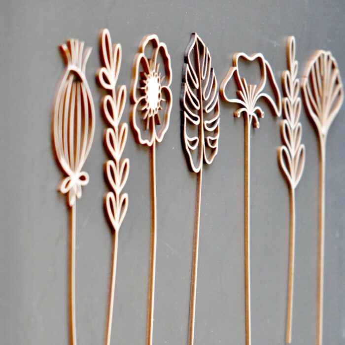 august+gertrude kat blumen August und Gertrude Filigrane Blumen aus Holz – Bild 1