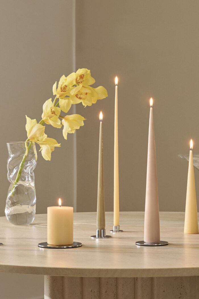 Stacked from 3 images. Method=B (R=8,S=4) Ester und Erik Kerzenteller – Bild 1