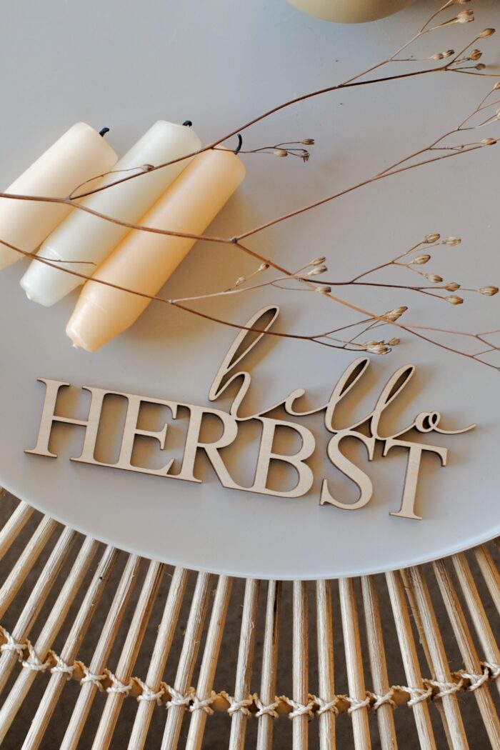 IMG_3901 August und Gertrude Schriftzug Herbst – Bild 2