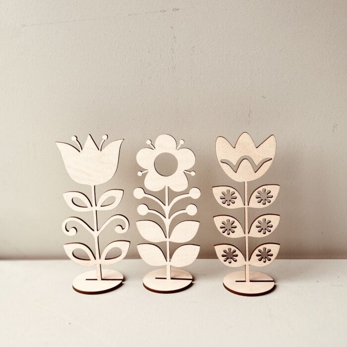 August und Gertrude Holzblumen Set Leevke – Bild 3