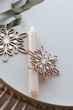 Filigrane Holzsterne als Christbaumschmuck
